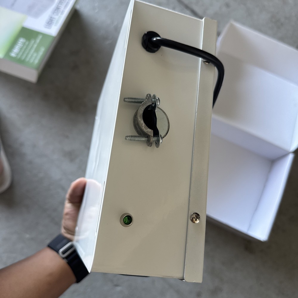 8 light controller w/trigger cord