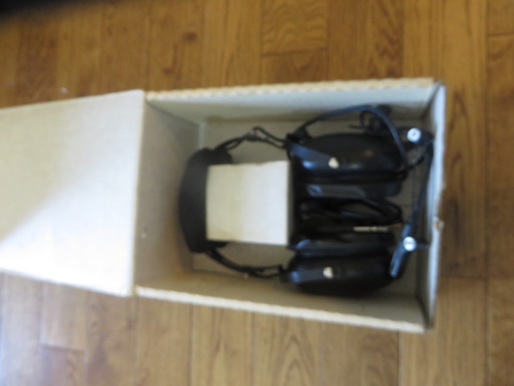 Flightcom Nighthawk Model 4DLX Aviation Headset tested - mic not tested