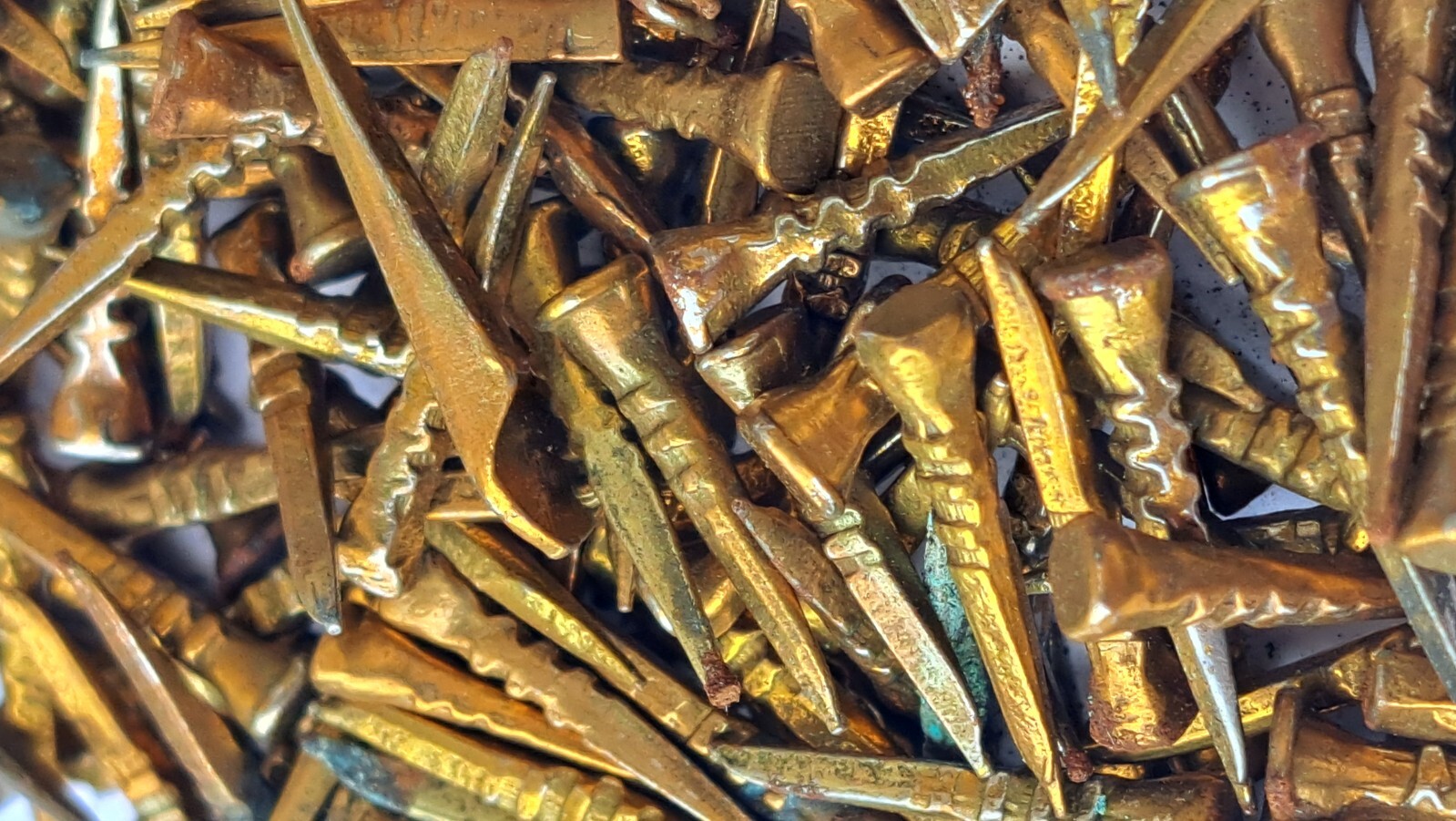 Antique Unbranded Improved Brassed Cobblers Tacks Nails ~ Size 4 1/2 / 8