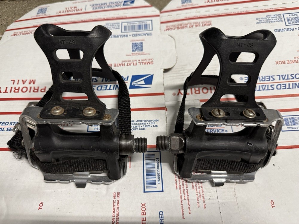 Wellgo LU-948 Pedals with Clip & Straps