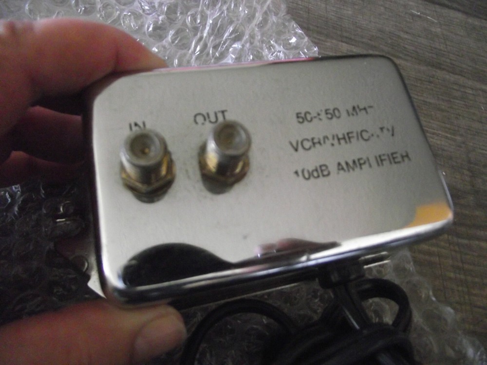 VCR/VHF/CATV 10dB AMPLIFIER.