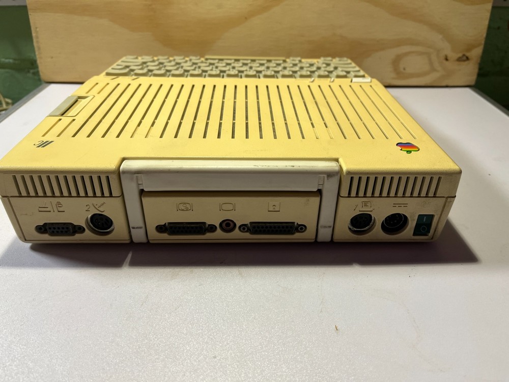 Apple IIc with Power Supply - Fully tested. CLEANED!