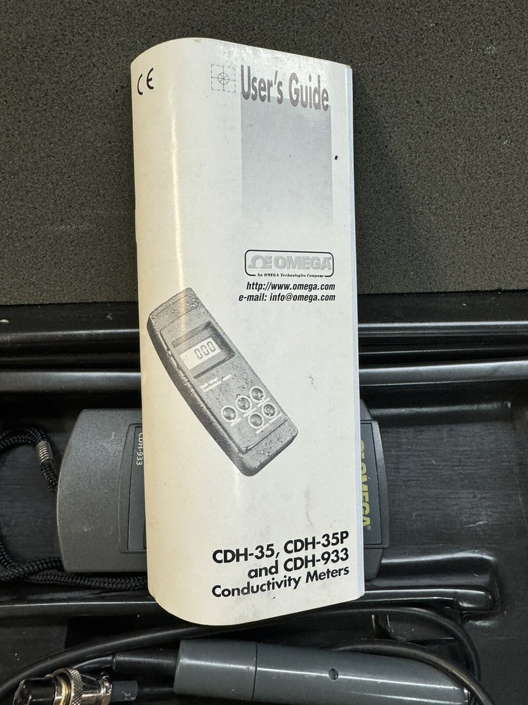 Omega CDH-933 Multi-Range Conductivity Meter w/ Case & Manual
