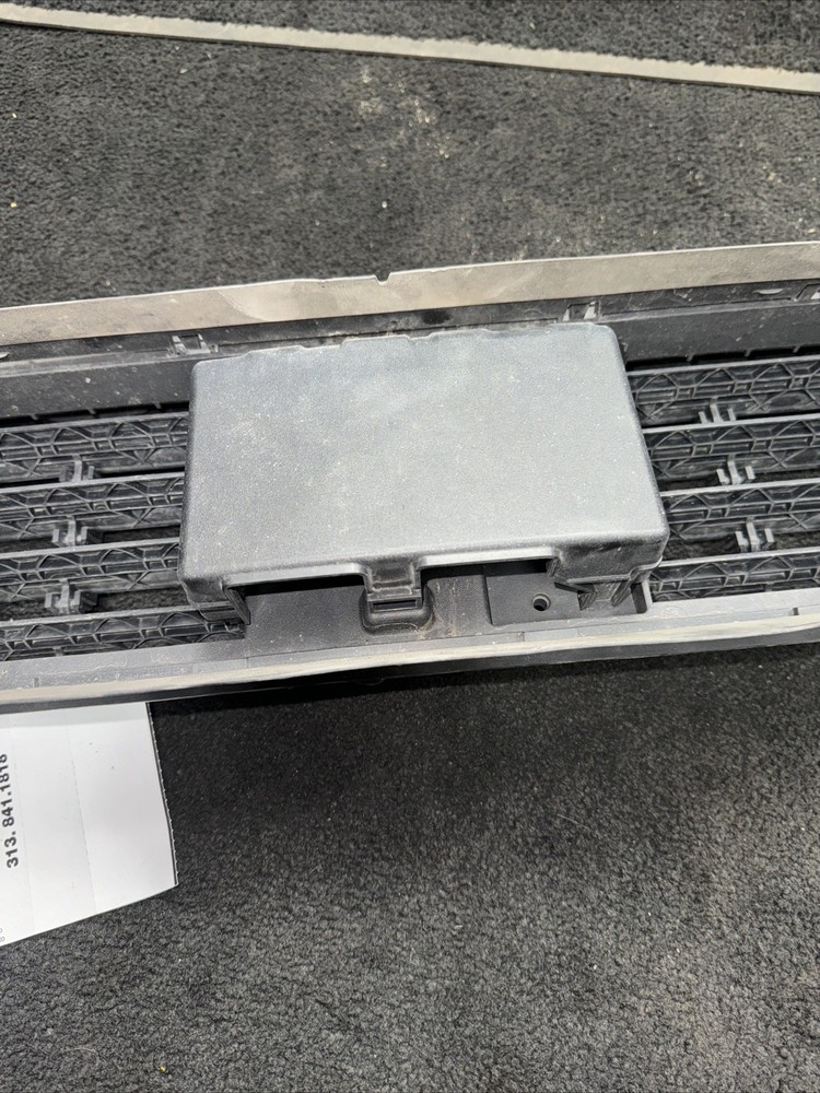22 FORD BRONCO LOWER AIR SHUTTER 2.3L WITHOUT ADAPTIVE CRUISE