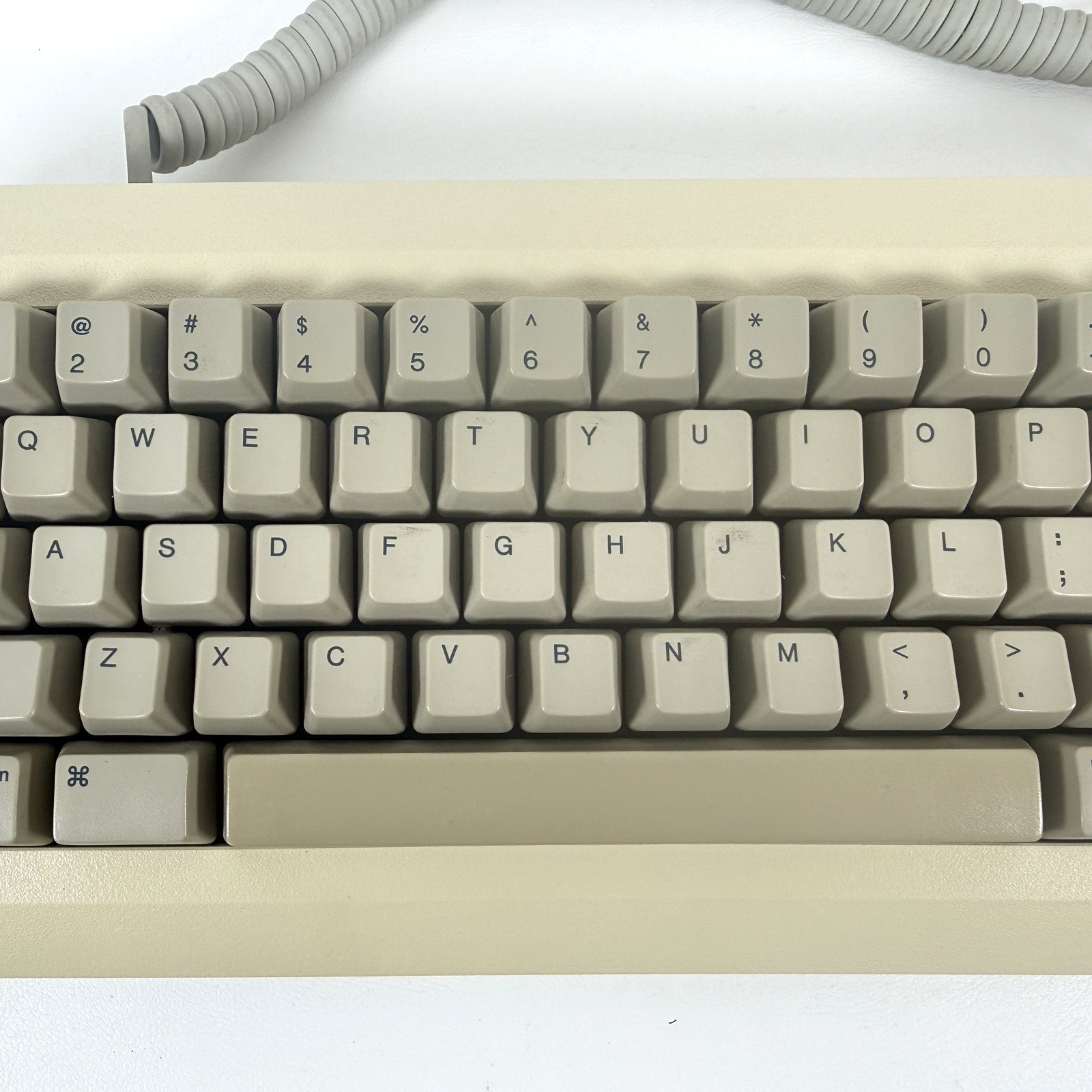 Apple Keyboard and Cable for Macintosh 128k 512k Mac Plus RARE Vintage M0110