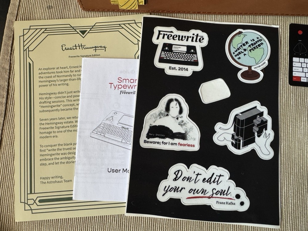 Freewrite Hemingway / Hemingwrite Portable Smart Typewriter