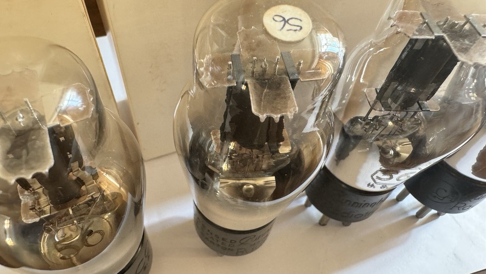 NOS MATCHED QUAD 56 ST GLOBES Engraved Bases Windmill Micas