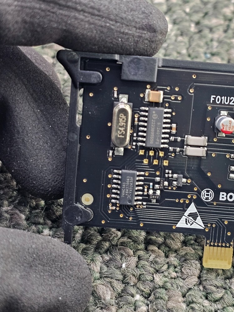 Bosch B430: Plug-in Telephone Communicator Control Panel Interface