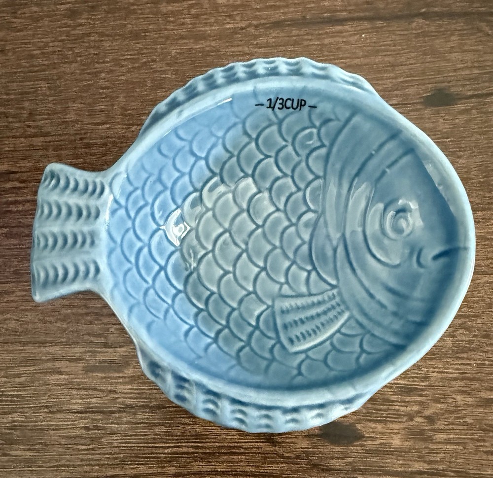 Blue Nesting Fish Measuring Cups