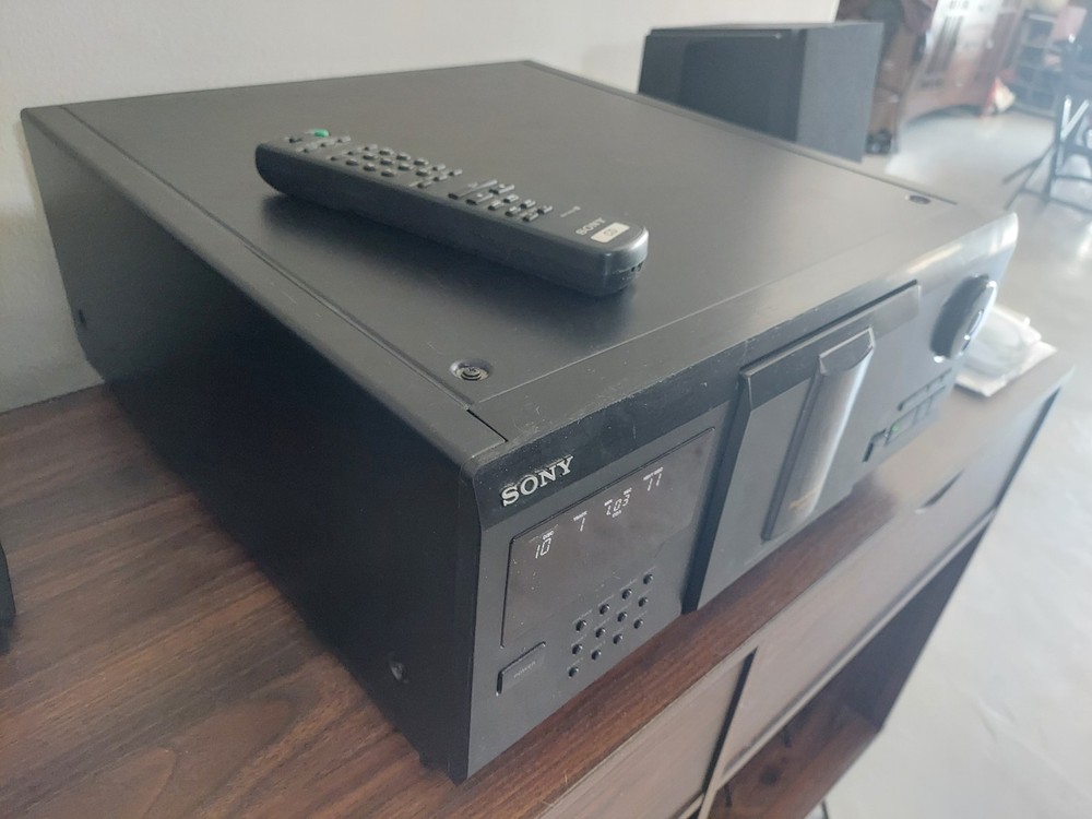 Sony CDP-CX225 Mega Storage 200 Disc Carousel CD Changer Player Remote Tested