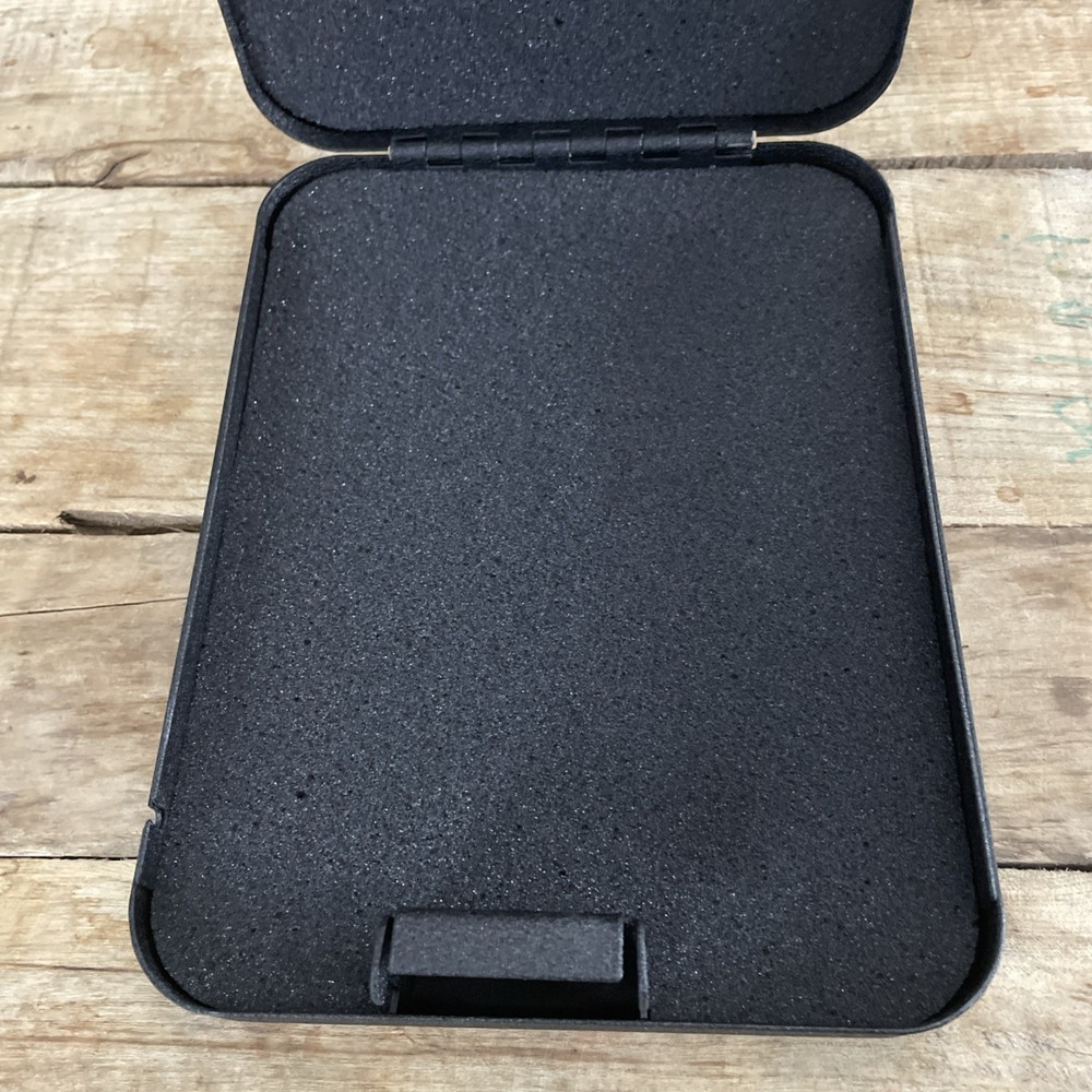 Gettysburg Personal Portable Security Safe Gun Lock Box with Key