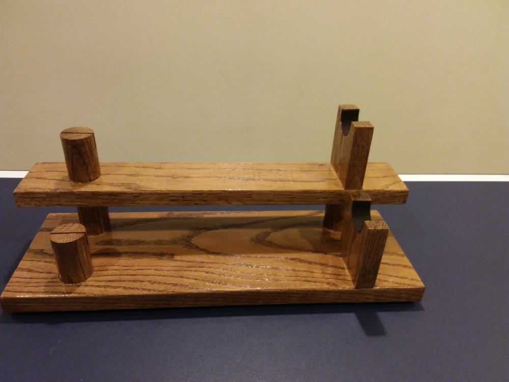 DOUBLE BOWIE KNIFE RED OAK DISPLAY STAND
