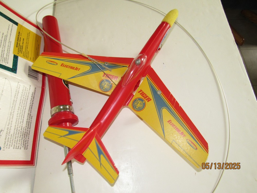 Tethered Electro Jet F-2000 Stanzel
