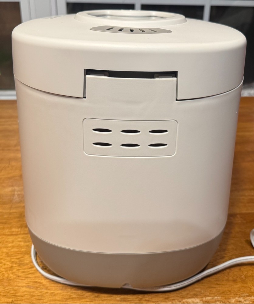 Hamilton Beach HomeBaker Bread Machine Model 29881 , White, Type BM07