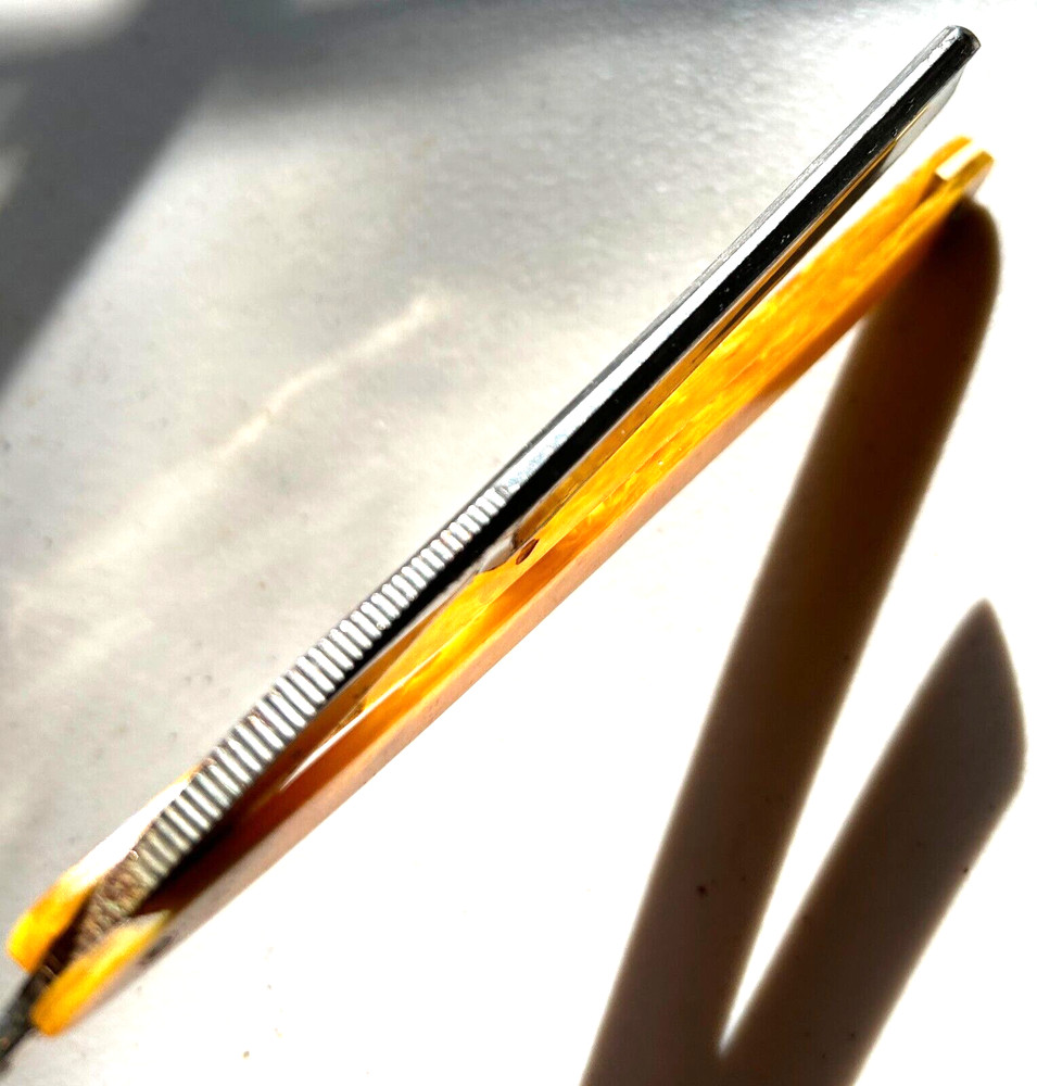 Devon MFG Co Chicago straight razor yellow mottled handle