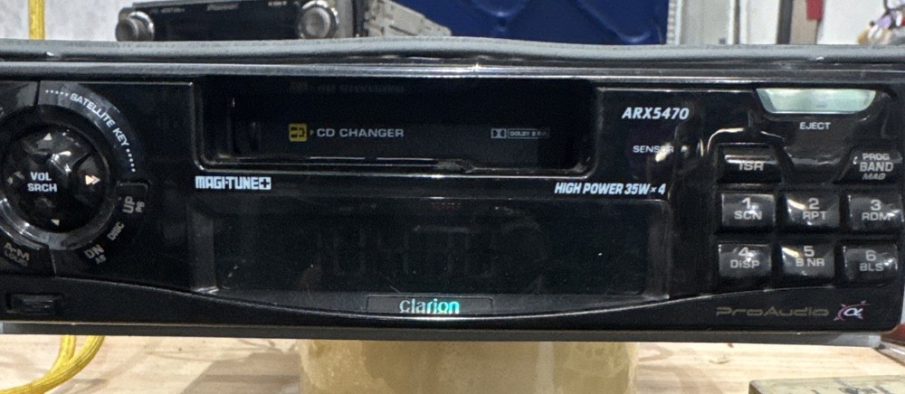 Clarion ARX5470 Car Stereo