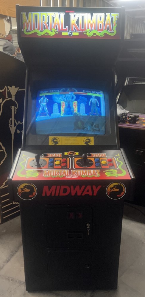 MORTAL KOMBAT ARCADE MACHINE by MIDWAY 1992