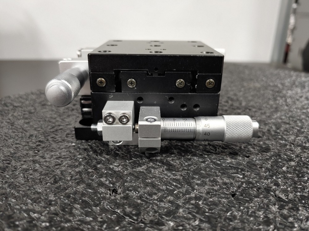 OPTOSIGMA XY Goniometer 2 Stage Table
