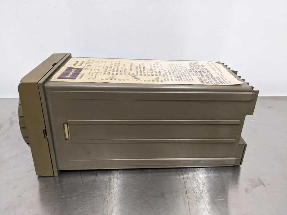Honeywell AV301AB103 Dialapak Controller Temperature Controller 120, VAC