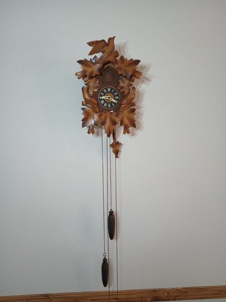 Black Forest Three Bird Cuckoo Clock 8-Day Mdl.25 Weights Driven Keeps Time Read