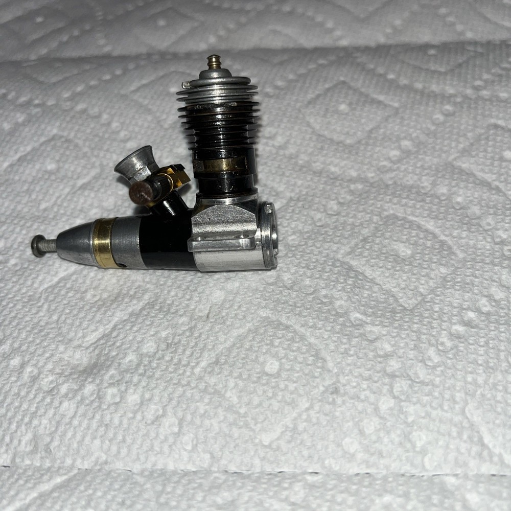 COX .049 Tee Dee model airplane engine