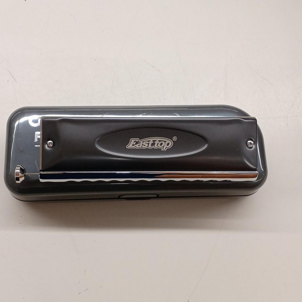 Harmonica Model FORERUNNER 1248NV EAST TOP