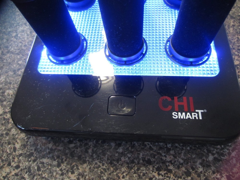 CHI Smart Magnify Ceramic Rollers Curlers 1.25 in w/ Case & 4 Clips