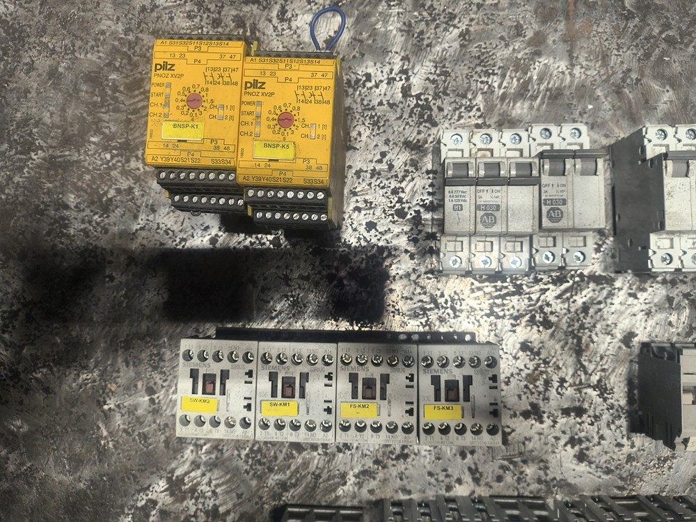 Siemens Controls Lot