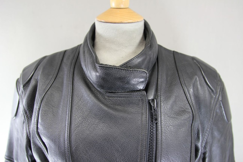 CLASSIC ALPINE WEAR BLACK LEATHER BIKER JACKET WITH BACK PROTECTOR: SIZE 16