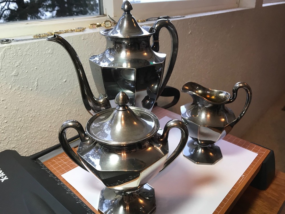 RARE PATTERN WILCOX INTERNATIONAL SILVER PLATE COFFEE POT- CREAMER-SUGAR- 7009N