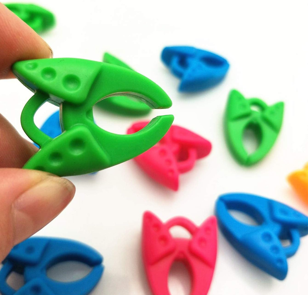 Fbshicung 70Pcs Thread Spool Huggers -Thread Spool Savers/Bobbin Holders/Bobbin