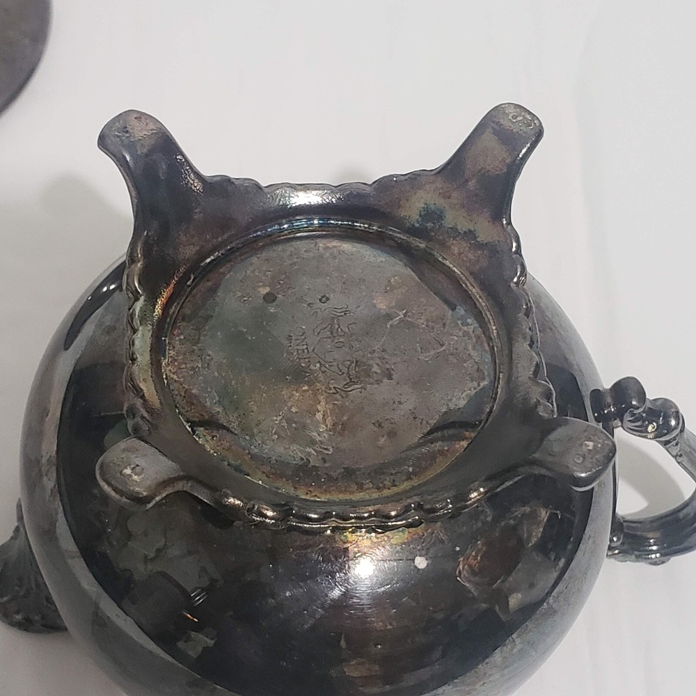 Oneida Silver Plated Footed Creamer Victorian Style with Lid