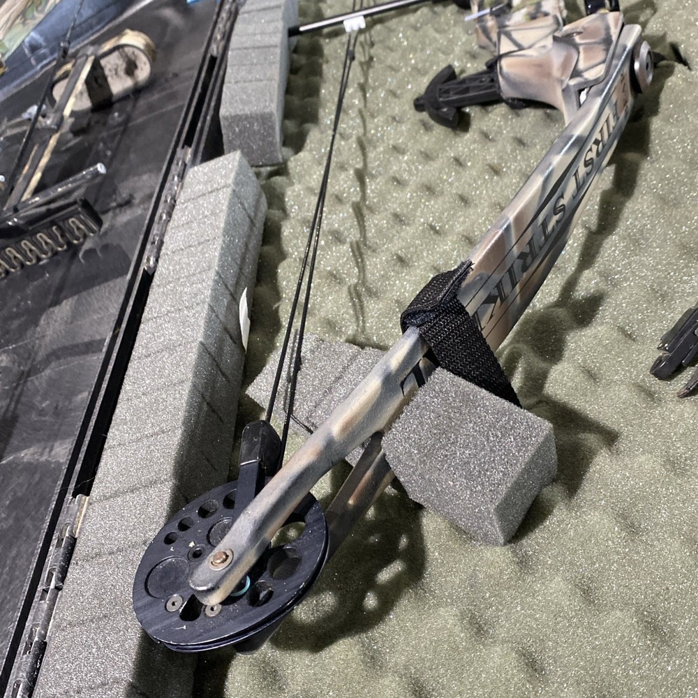 3pc Browning Mirage 3D Bear First Strike w/ Case Compound Bow Archery *NO STRING