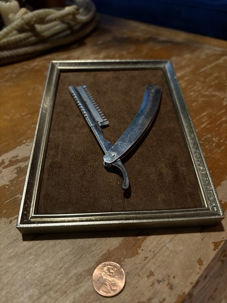 shavette or barber razor. Vintage