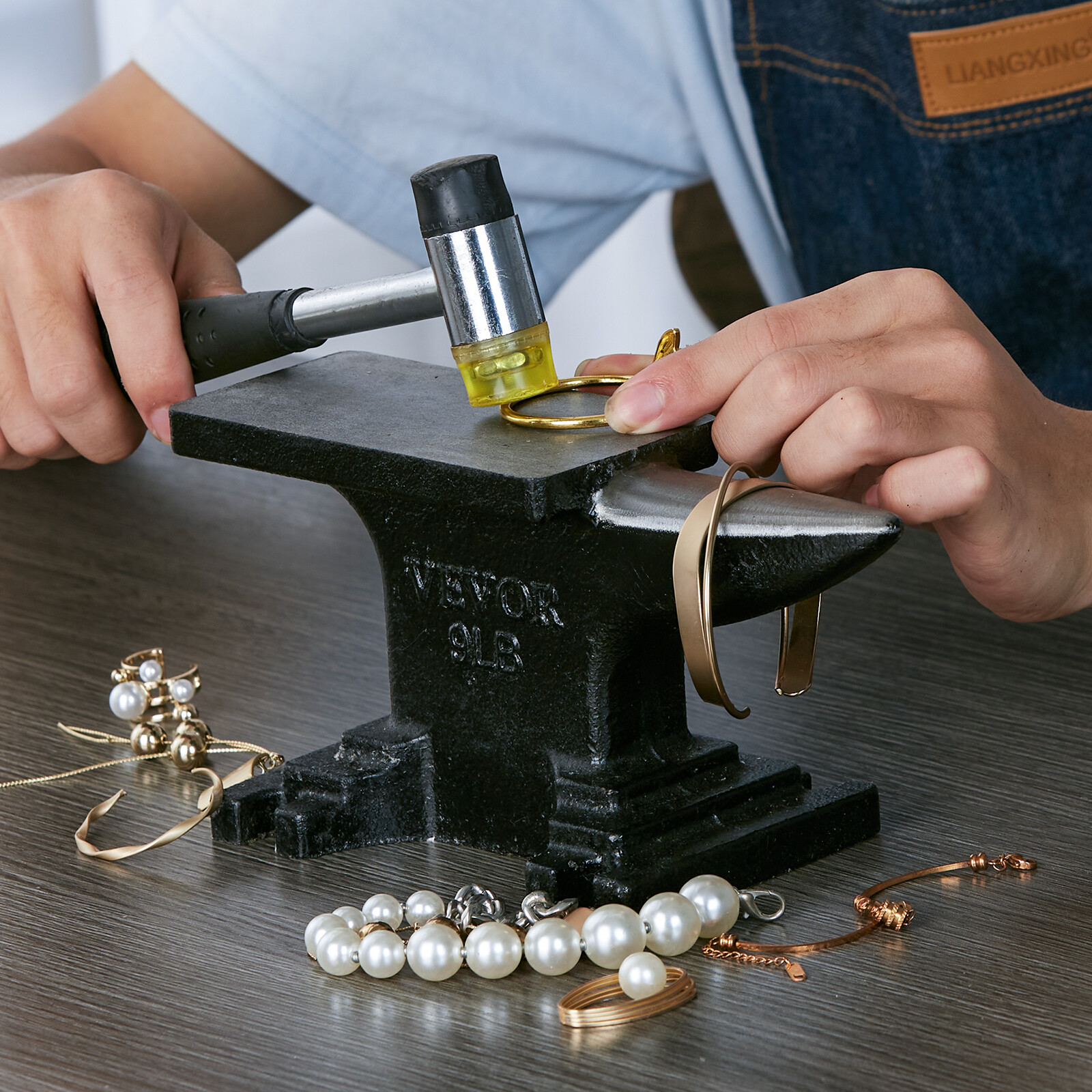 VEVOR Single Horn Anvil 8.8 lbs Cast Steel Anvil Blacksmith Forging Metalwork