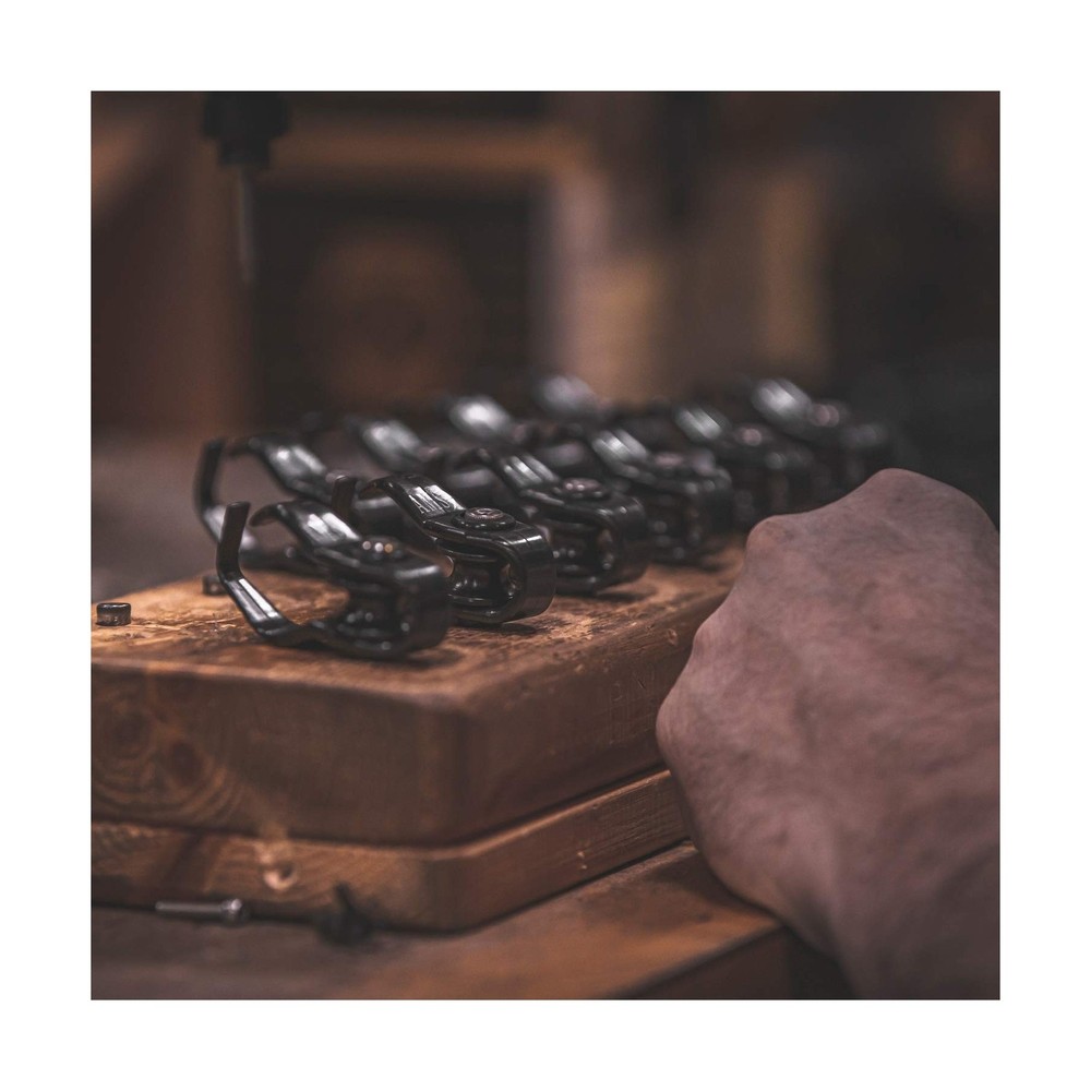 AMS M152 Tidal Wave Rest