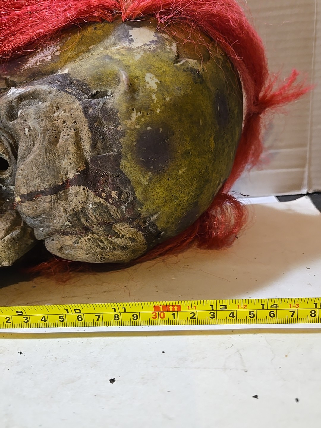 Life Size Decapitated Severed Realistic CLOWN HEAD Halloween Prop Decoration