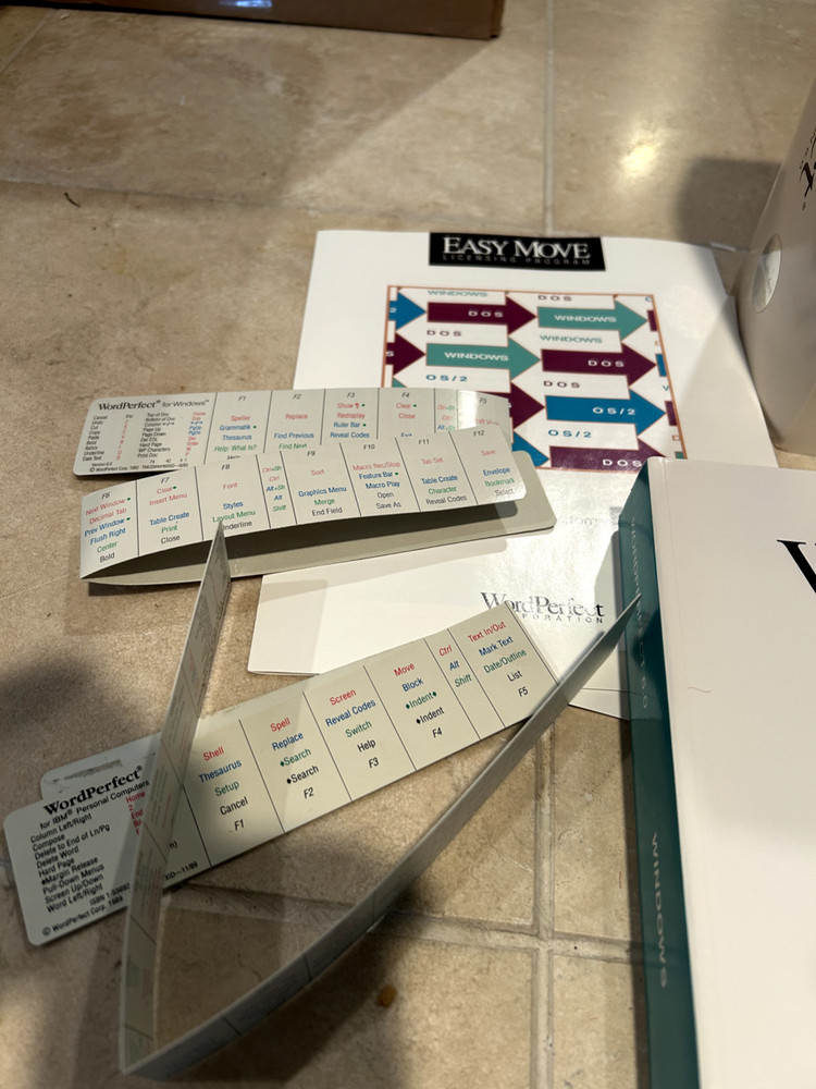 Windows WordPerfect Version 6.0 Word Processor Software, Draw 2.1, & ref chart