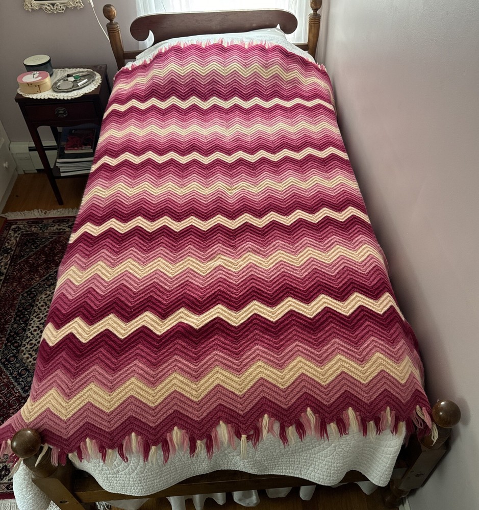 HANDCRAFTED CROCHET Afghan Throw Blanket Chevron Zigzag Pinks 54” x 71”