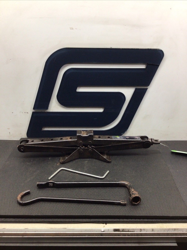 2002 Acura MDX - Jack And Tool Kit