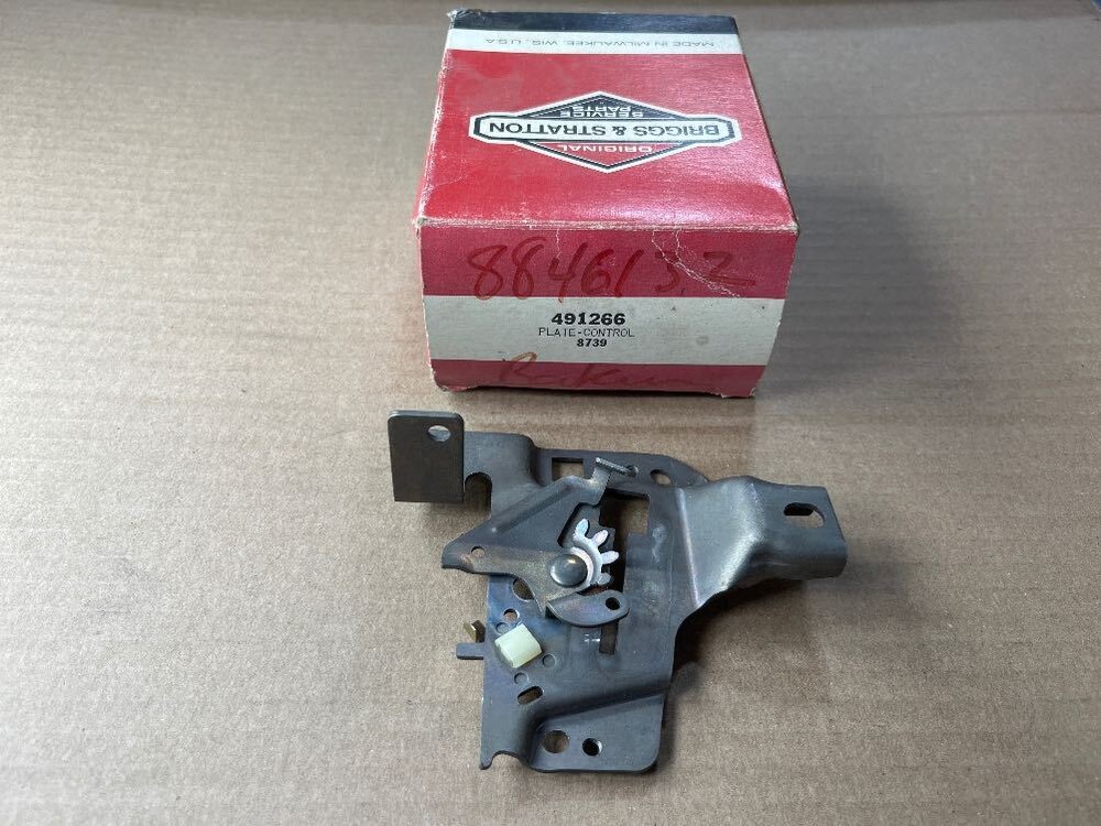 Briggs & Stratton 491266 BRACKET-CONTROL