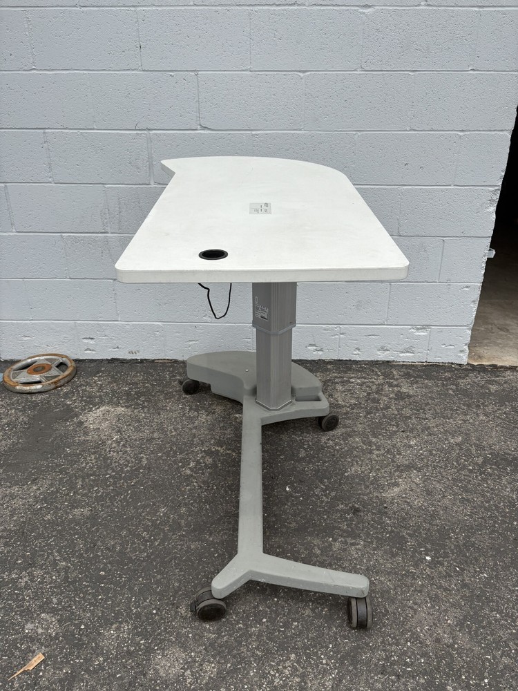 Motorized Adjustable Table/Desk Schumo-Sir Base Reliance Tabletop