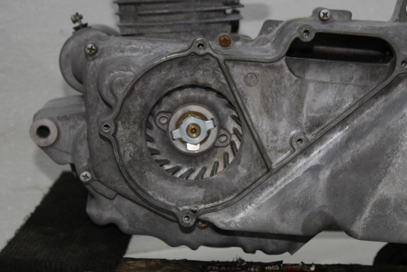 04-13 YAMAHA GRIZZLY 125 ENGINE MOTOR HEAD CASES CRANK SHAFT RUNS!