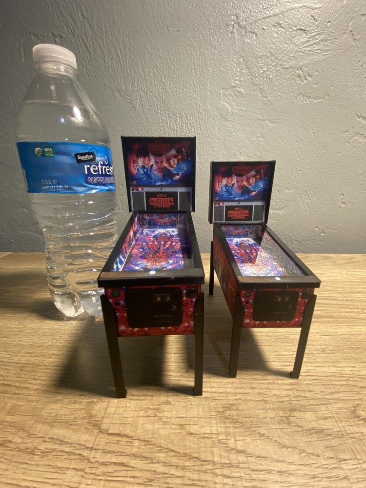 1:12 Scale Replica “Stranger Things” Pinball Machine Mini Model Keepsake Trophy