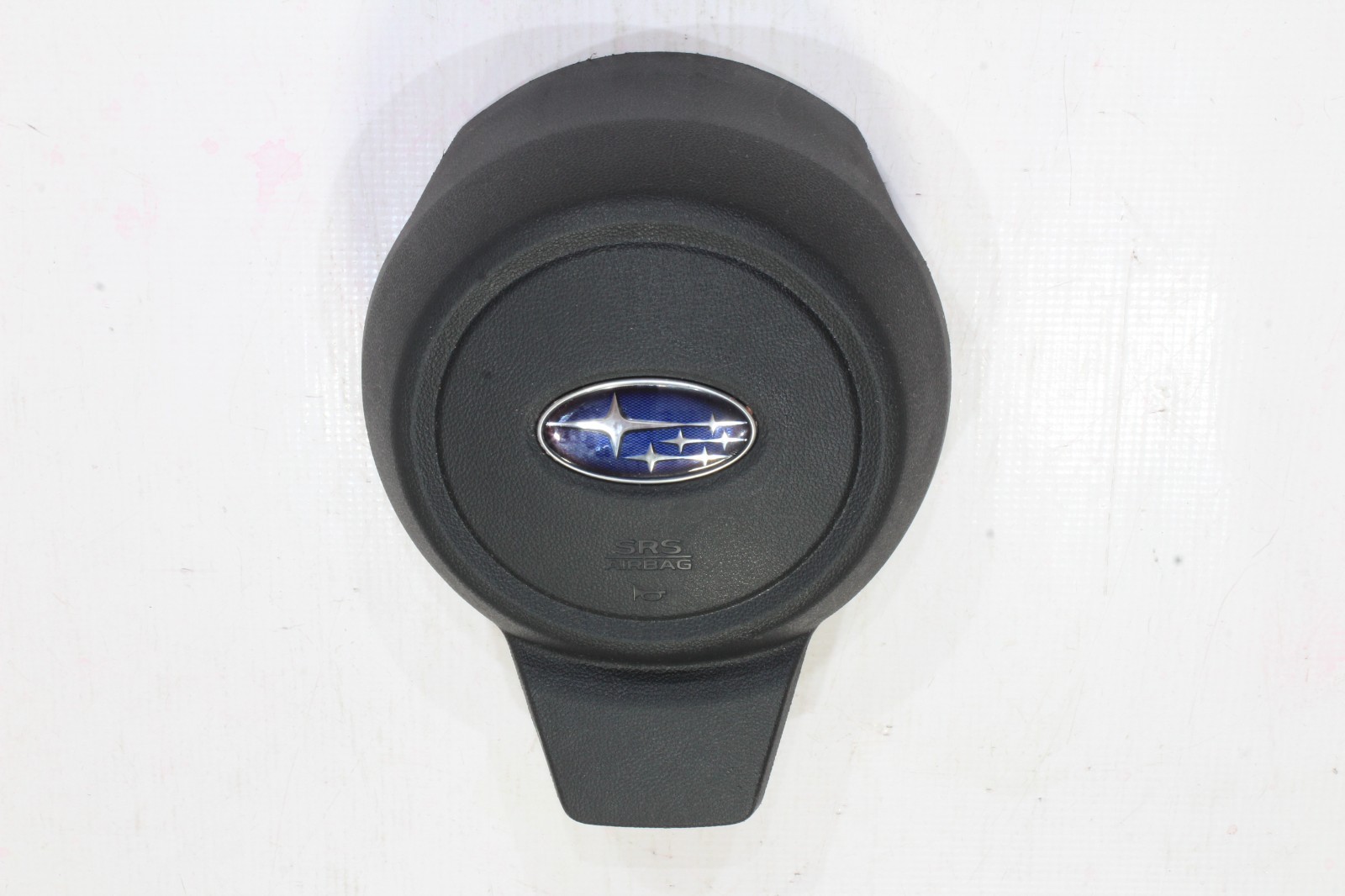 20 21 22 2023 2024 SUBARU OUTBACK WAGON DRIVER KNEE & WHEEL AIRBAG (SCRATCHES)