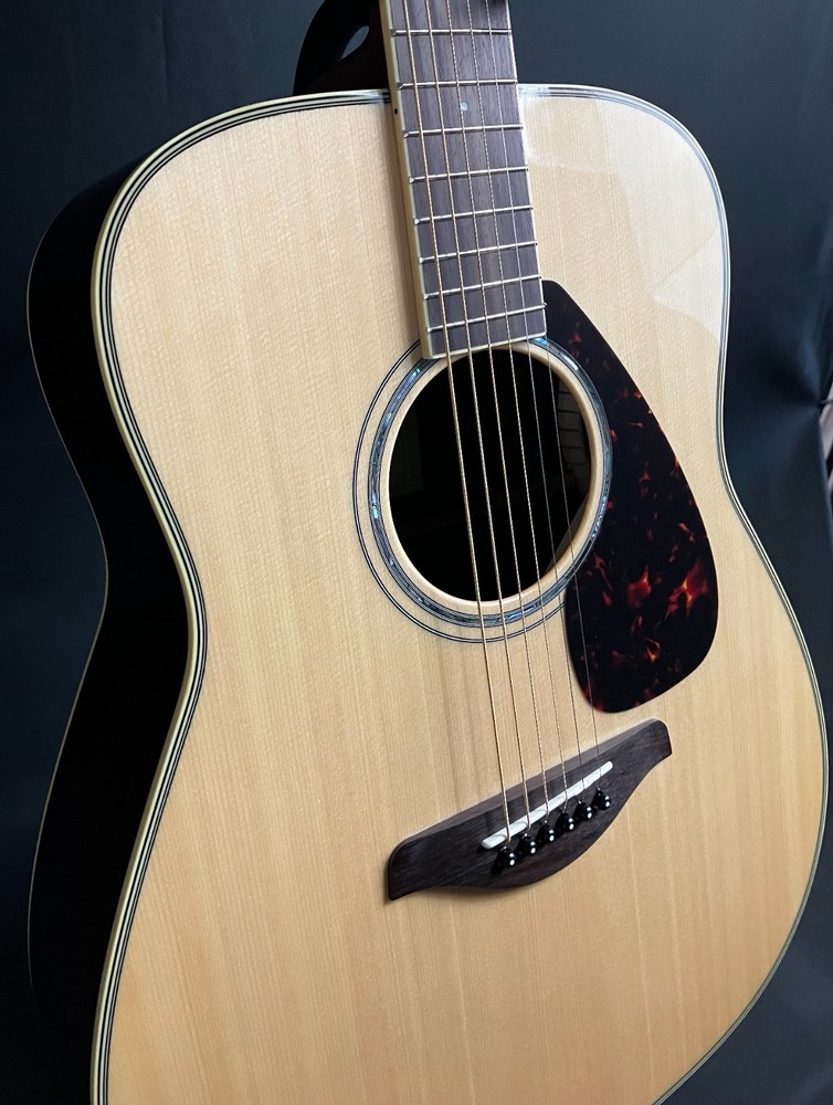 Yamaha FG830 Solid Top Dreadnought Acoustic Guitar Gloss Natural