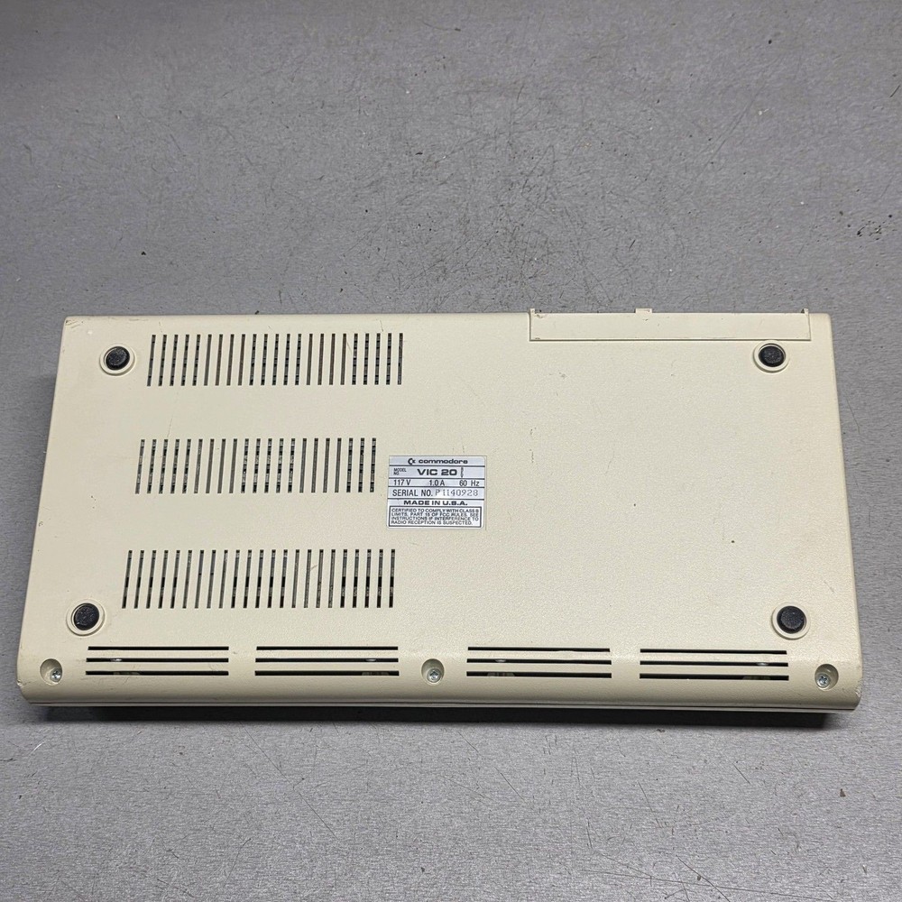 Commodore VIC-20 Vintage Computer 117V USA Model Untested All Original
