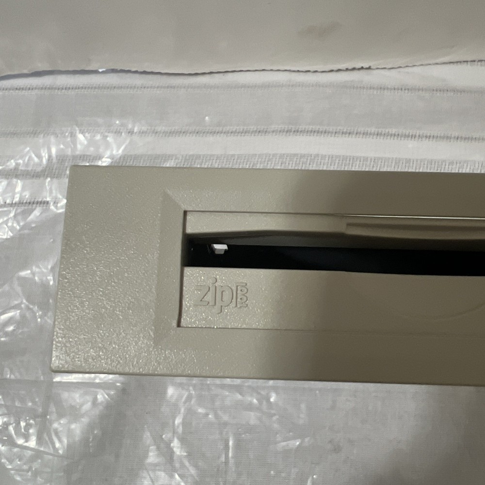 IOMEGA 100MB Zip Drive Internal Z100ATAPI IDE