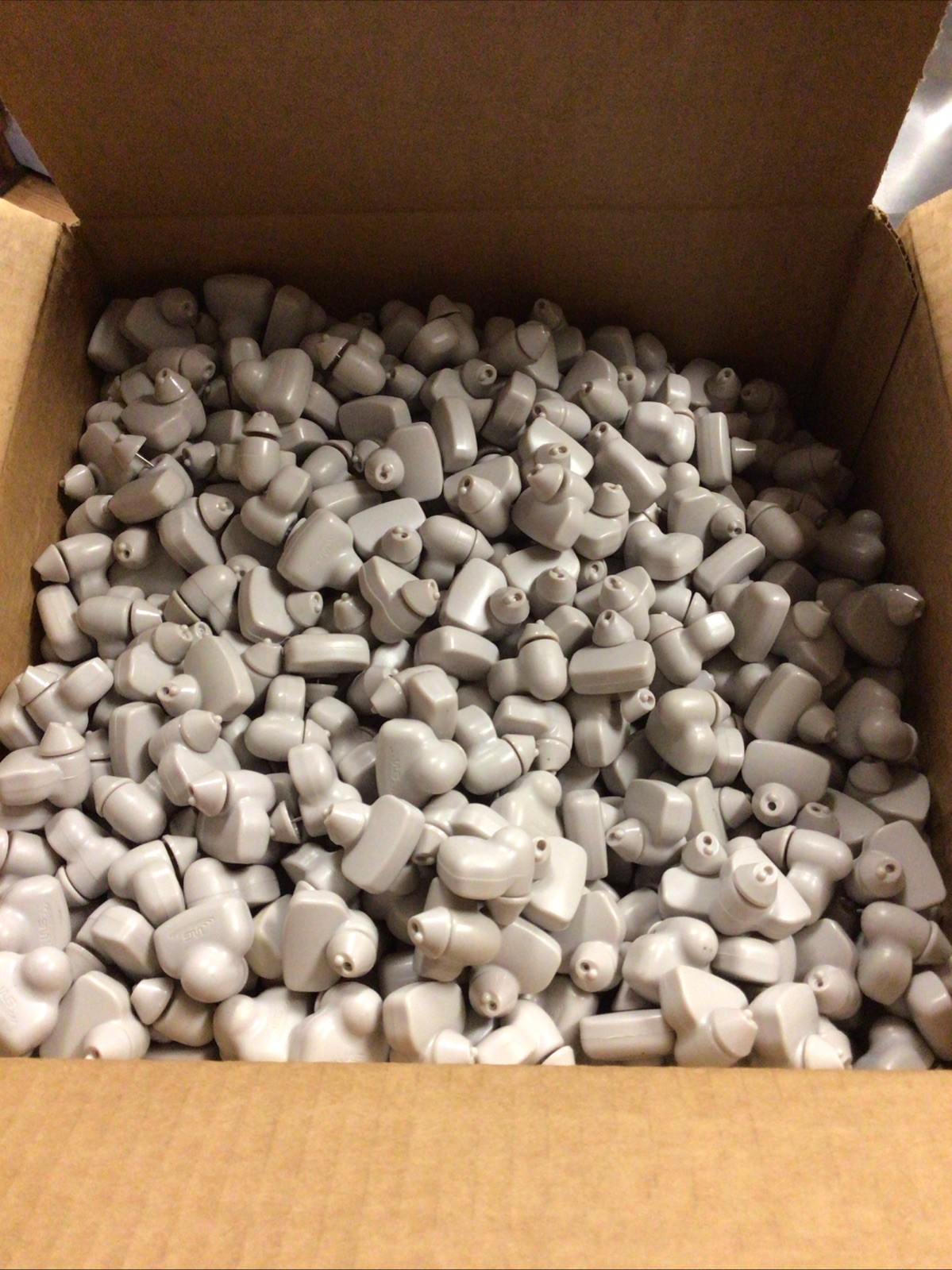 LOTS OF 250 SECURITY TAGS ANTI-THEFT RETAIL CLOTHING / SHOES SENSORS WITH PINS