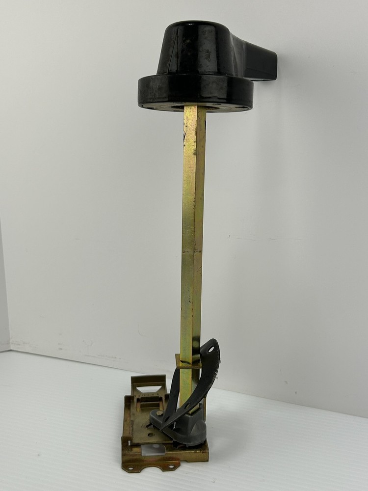 ON/OFF Tripped/Reset Operating Handle 010110 Switch with Base 010111